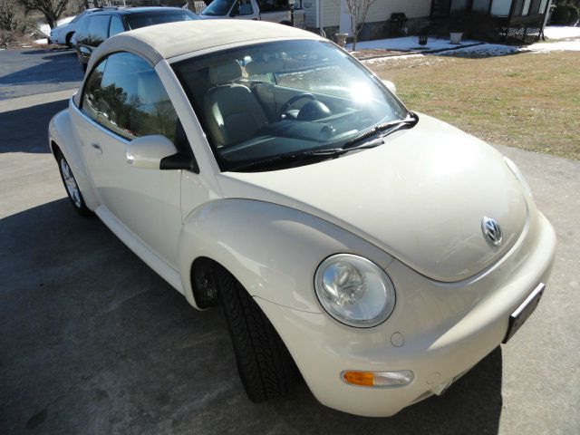 Volkswagen New Beetle 2005 photo 3