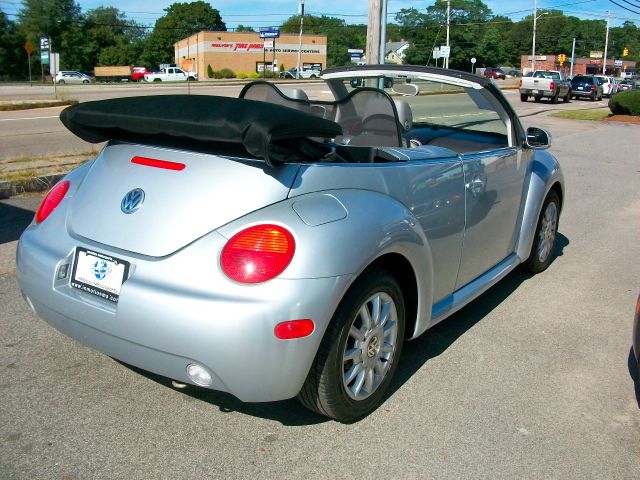 Volkswagen New Beetle 2005 photo 0