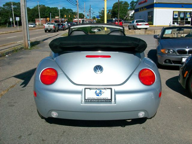 Volkswagen New Beetle 2005 photo 1