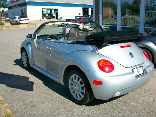 Volkswagen New Beetle 2005 photo 2