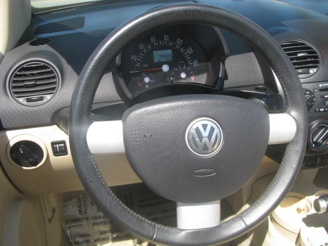 Volkswagen New Beetle 2005 photo 3