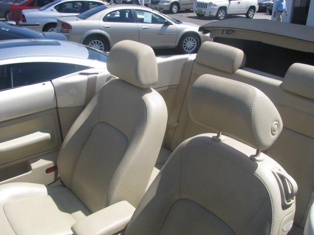 Volkswagen New Beetle 2005 photo 4
