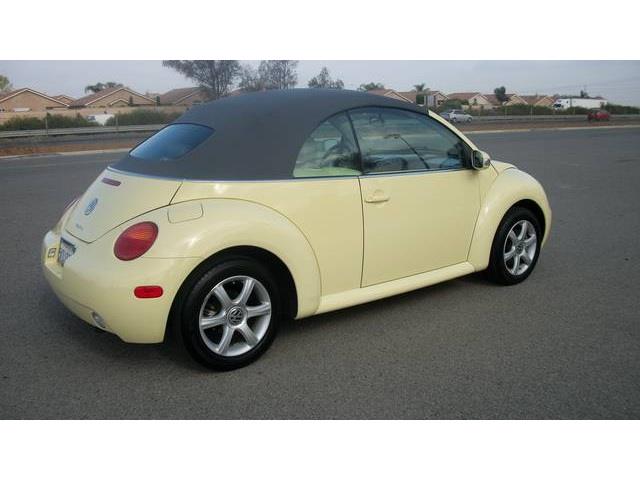 Volkswagen New Beetle 2005 photo 11