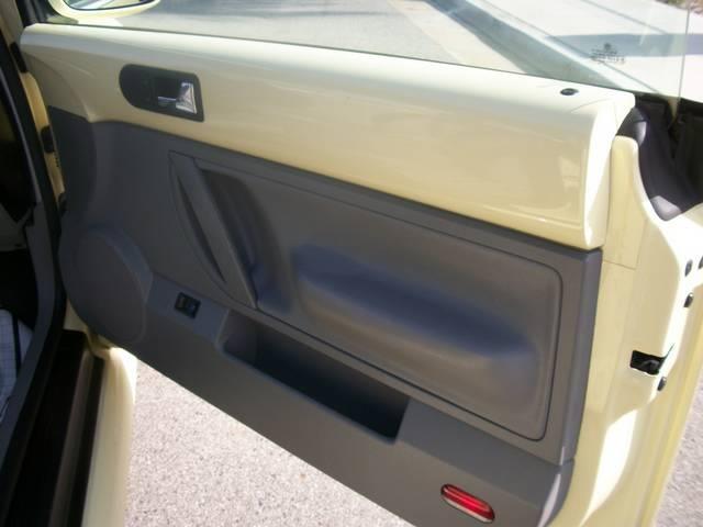 Volkswagen New Beetle 2005 photo 2