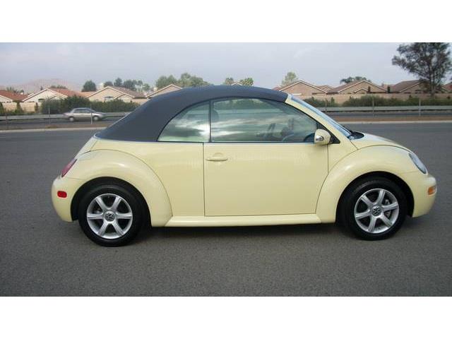 Volkswagen New Beetle 2005 photo 4