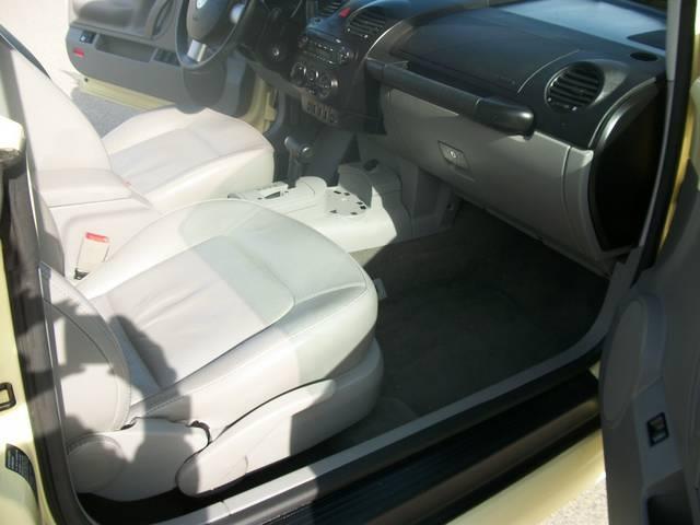 Volkswagen New Beetle 2005 photo 6