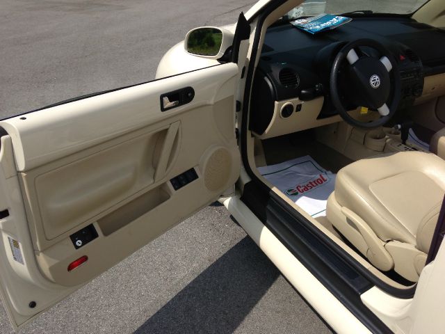 Volkswagen New Beetle 2005 photo 3