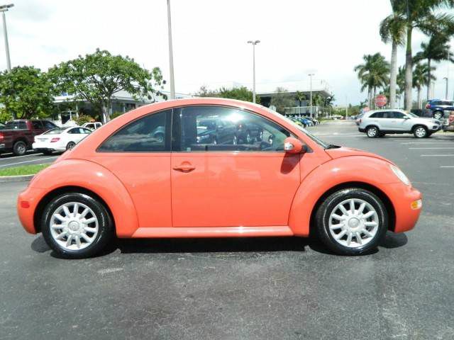 Volkswagen New Beetle 2005 photo 2