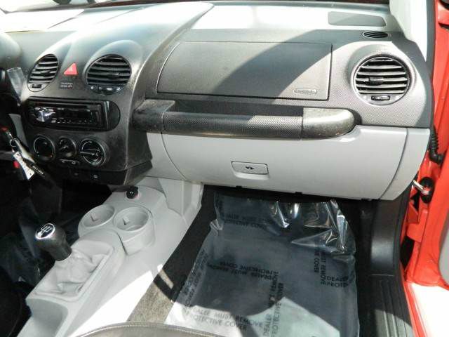 Volkswagen New Beetle 2005 photo 3