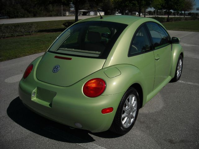 Volkswagen New Beetle 2005 photo 0