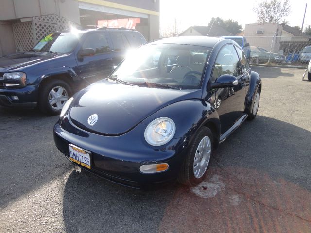 Volkswagen New Beetle 2005 photo 1