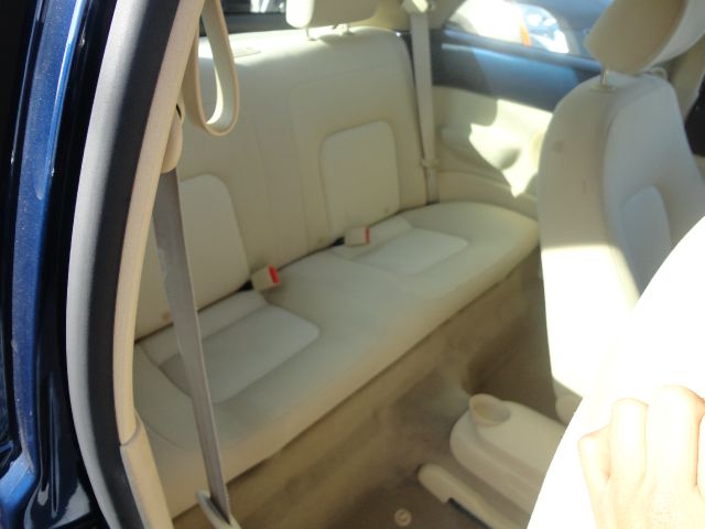 Volkswagen New Beetle 2005 photo 4