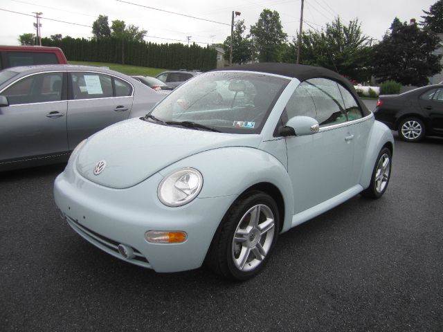Volkswagen New Beetle 3/4 Ton Convertible
