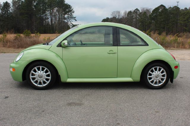 Volkswagen New Beetle 2005 photo 2