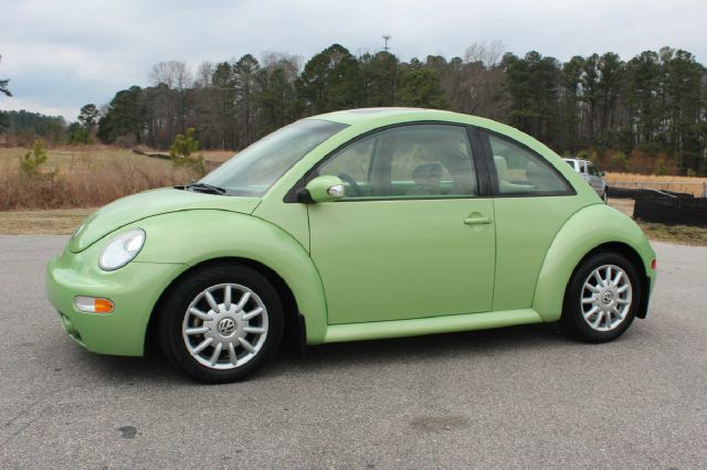 Volkswagen New Beetle 2005 photo 4