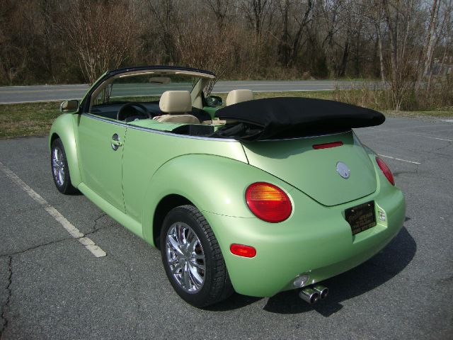 Volkswagen New Beetle 2005 photo 4