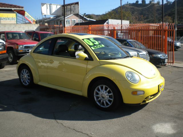 Volkswagen New Beetle 2005 photo 4