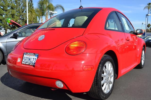 Volkswagen New Beetle 2005 photo 2