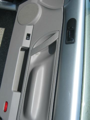 Volkswagen New Beetle 2005 photo 16