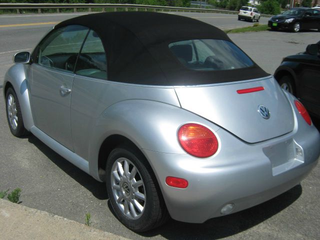 Volkswagen New Beetle 2005 photo 2