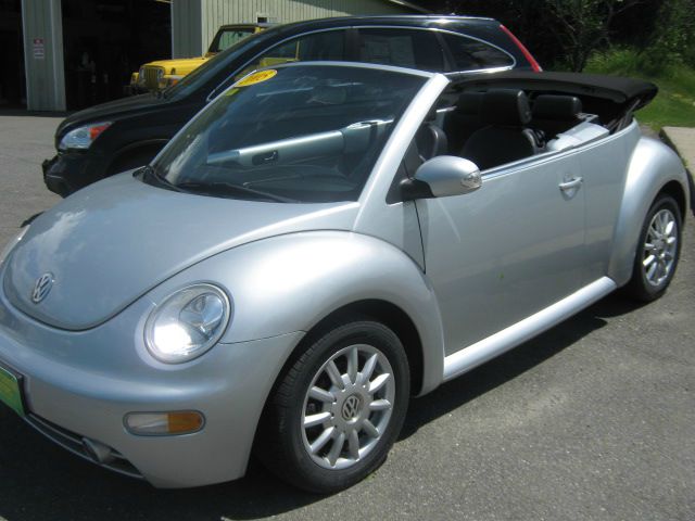 Volkswagen New Beetle 2005 photo 9