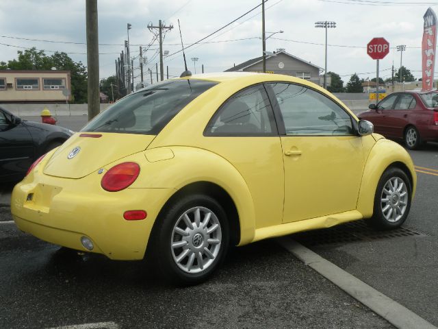 Volkswagen New Beetle 2005 photo 1