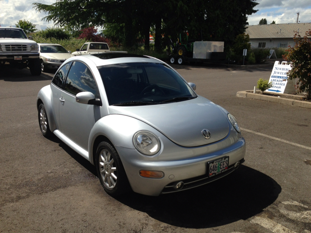 Volkswagen New Beetle 2005 photo 1
