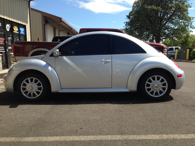 Volkswagen New Beetle 2005 photo 9