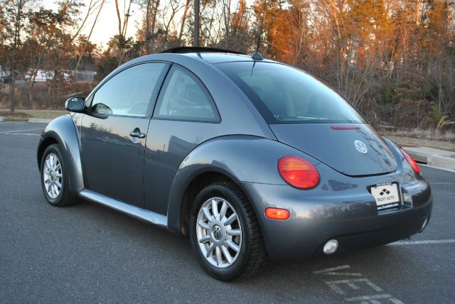 Volkswagen New Beetle 2005 photo 2