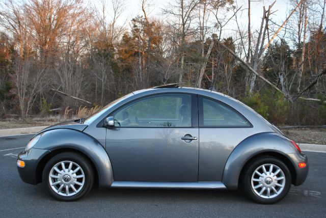 Volkswagen New Beetle 2005 photo 3