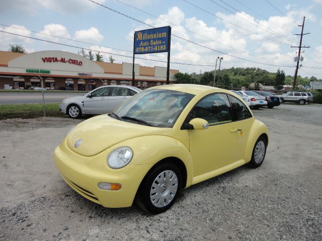 Volkswagen New Beetle 2005 photo 1
