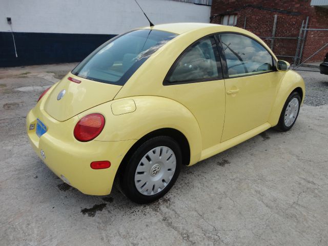 Volkswagen New Beetle 2005 photo 3