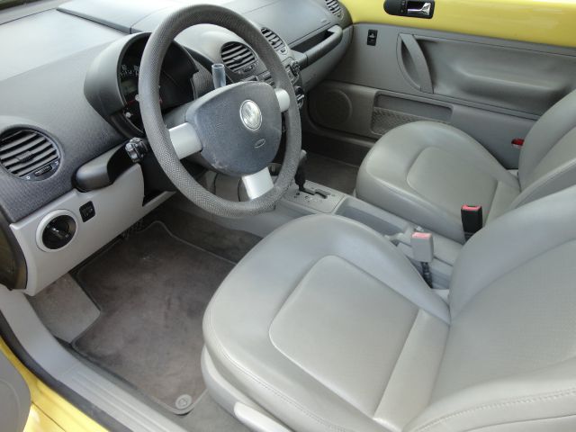 Volkswagen New Beetle 2005 photo 4
