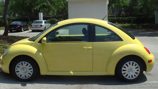 Volkswagen New Beetle 2005 photo 1