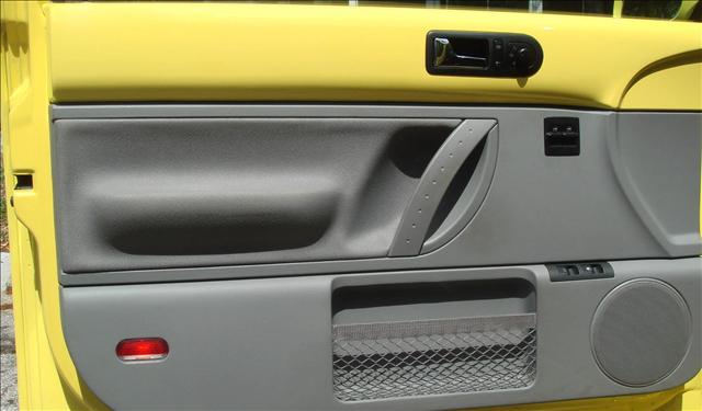 Volkswagen New Beetle 2005 photo 4