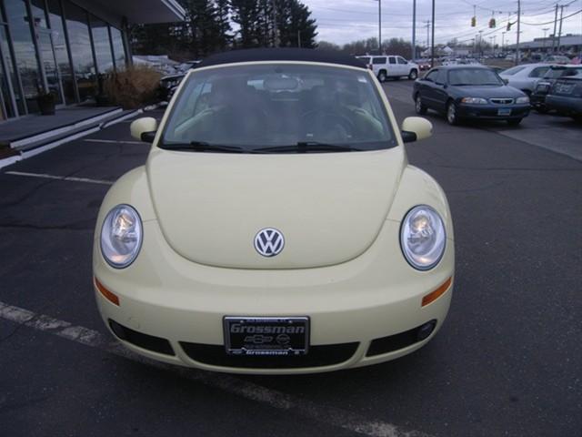 Volkswagen New Beetle 2006 photo 1