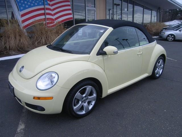 Volkswagen New Beetle 2006 photo 2