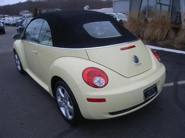 Volkswagen New Beetle 2006 photo 5