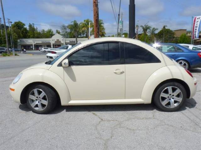 Volkswagen New Beetle 2006 photo 3