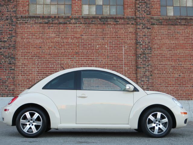 Volkswagen New Beetle 2006 photo 3