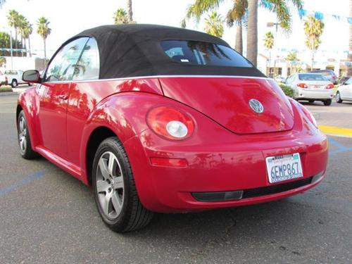 Volkswagen New Beetle 2006 photo 2