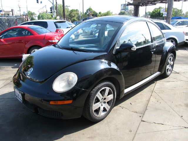 Volkswagen New Beetle Reg Cab 135.5 WB 4WD DRW Hatchback