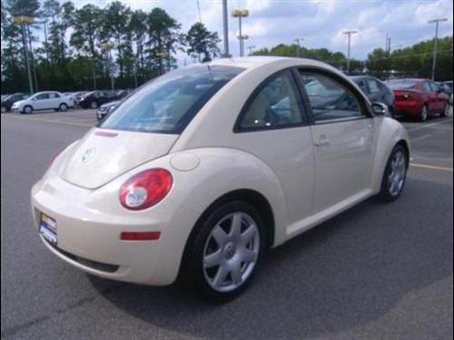 Volkswagen New Beetle 2006 photo 4