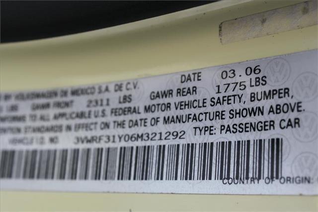 Volkswagen New Beetle 2006 photo 10