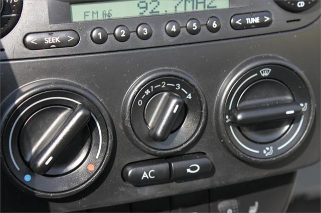 Volkswagen New Beetle 2006 photo 20