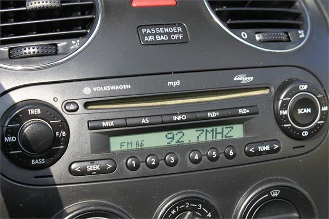 Volkswagen New Beetle 2006 photo 21