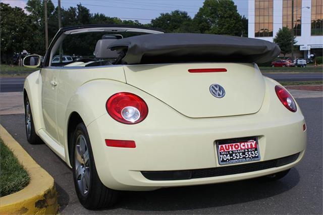 Volkswagen New Beetle 2006 photo 28
