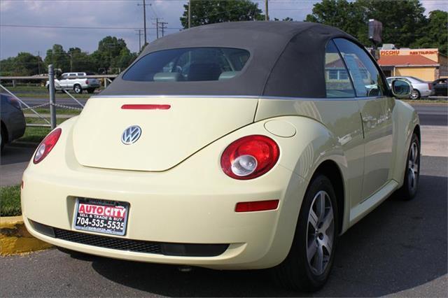 Volkswagen New Beetle 2006 photo 30
