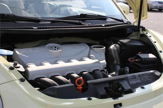 Volkswagen New Beetle 2006 photo 32