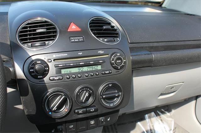 Volkswagen New Beetle 2006 photo 6